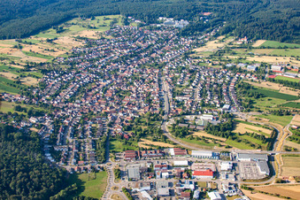 Vue aérienne de Quartier Langensteinbach in Karlsbad dans le département Bade-Wurtemberg, Allemagne