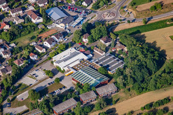 Vue aérienne de Polytec PT à le quartier Langensteinbach in Karlsbad dans le département Bade-Wurtemberg, Allemagne