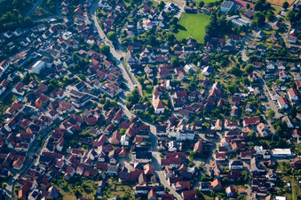 Vue aérienne de Quartier Ellmendingen in Keltern dans le département Bade-Wurtemberg, Allemagne