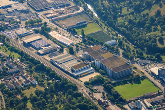 Vue aérienne de Bruno Bader sur Adolf-Richter-Straße à le quartier Brötzingen in Pforzheim dans le département Bade-Wurtemberg, Allemagne