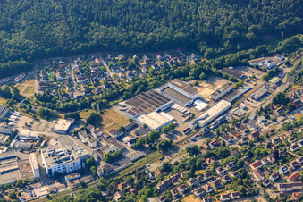Vue aérienne de Entrepôt extérieur du Furniture Center Pforzheim à Birkenfeld dans le département Bade-Wurtemberg, Allemagne