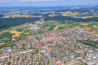 Vue aérienne de Vue d'ensemble de la ville depuis l'est à Rutesheim dans le département Bade-Wurtemberg, Allemagne