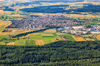 Vue aérienne de Vue d'ensemble de la ville depuis le nord à Renningen dans le département Bade-Wurtemberg, Allemagne