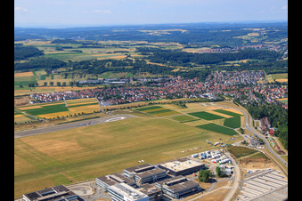 Vue aérienne de Site de vol à voile Malmsheim du SFC Leonberg et Robert Bosch GmbH - piste d'essai Renningen à le quartier Malmsheim in Renningen dans le département Bade-Wurtemberg, Allemagne