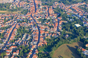 Vue aérienne de Rue principale à Bellheim dans le département Rhénanie-Palatinat, Allemagne