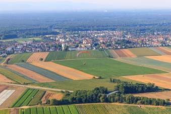 Vue aérienne de Au château d'eau depuis le nord à Kandel dans le département Rhénanie-Palatinat, Allemagne