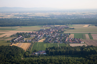 Vue aérienne de Du sud à le quartier Hayna in Herxheim bei Landau dans le département Rhénanie-Palatinat, Allemagne