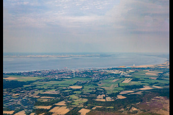 Vue aérienne de Elbe à Cuxhaven dans le département Basse-Saxe, Allemagne