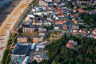 Vue aérienne de Centre de thalasso à l'horizon ! à le quartier Duhnen in Cuxhaven dans le département Basse-Saxe, Allemagne