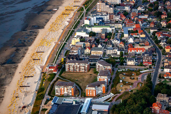 Vue aérienne de Palais de la plage à le quartier Duhnen in Cuxhaven dans le département Basse-Saxe, Allemagne