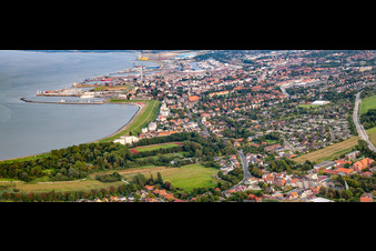 Vue aérienne de Plage de la baie de Grimmershörn à le quartier Döse in Cuxhaven dans le département Basse-Saxe, Allemagne
