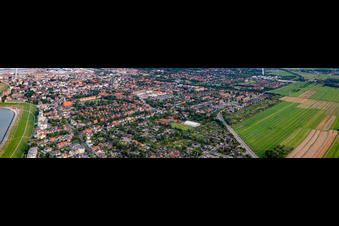 Vue aérienne de Zones côtières sur la plage de sable de la piscine extérieure de la mer du Nord Döse à le quartier Döse in Cuxhaven dans le département Basse-Saxe, Allemagne