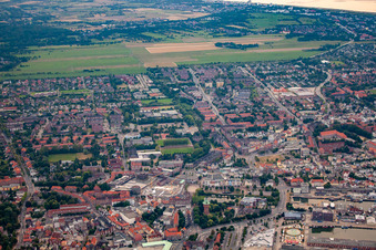 Vue aérienne de De l'est à Cuxhaven dans le département Basse-Saxe, Allemagne