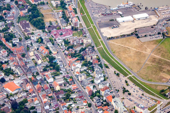 Vue aérienne de Ferry d'Heligoland, Am Seedeich à Cuxhaven dans le département Basse-Saxe, Allemagne