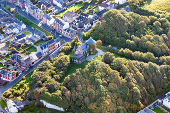 Enregistrement par drone de Ault dans le département Somme, France