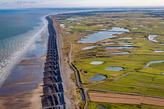 Vue aérienne de Côte de la Manche à Woignarue dans le département Somme, France