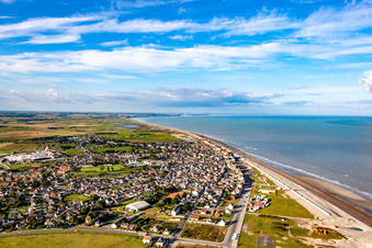 Vue aérienne de Du nord à Cayeux-sur-Mer dans le département Somme, France