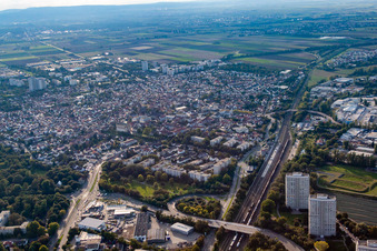 Enregistrement par drone de Quartier Oggersheim in Ludwigshafen am Rhein dans le département Rhénanie-Palatinat, Allemagne