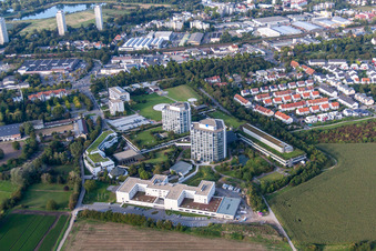 Vue d'oiseau de Clinique des accidents BG à le quartier Oggersheim in Ludwigshafen am Rhein dans le département Rhénanie-Palatinat, Allemagne