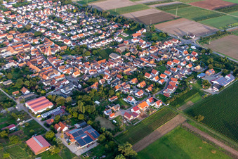 Quartier Niederhochstadt in Hochstadt dans le département Rhénanie-Palatinat, Allemagne d'en haut