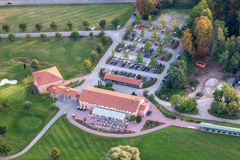 Zone de terrain de golf Domaine de golf Dreihof à le quartier Dreihof in Essingen dans le département Rhénanie-Palatinat, Allemagne vue du ciel