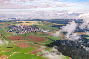 Vue aérienne de Neuhausen ob Eck dans le département Bade-Wurtemberg, Allemagne