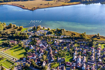 Vue aérienne de Camping à le quartier Markelfingen in Radolfzell am Bodensee dans le département Bade-Wurtemberg, Allemagne
