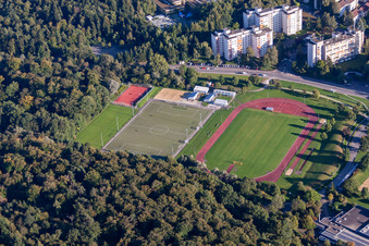 Vue aérienne de Centre sportif à le quartier Wollmatingen in Konstanz dans le département Bade-Wurtemberg, Allemagne