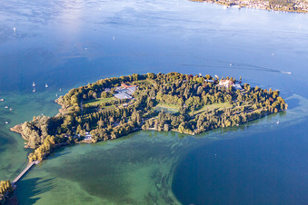 Vue aérienne de Île du lac Mainau dans le lac de Constance à le quartier Egg in Konstanz dans le département Bade-Wurtemberg, Allemagne