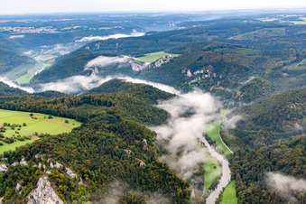 Gorges du Danube à Fridingen an der Donau dans le département Bade-Wurtemberg, Allemagne vue d'en haut