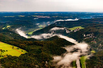 Gorges du Danube à Fridingen an der Donau dans le département Bade-Wurtemberg, Allemagne du point de vue du drone