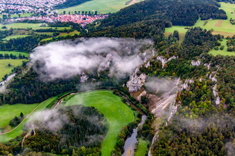 Gorges du Danube à Buchheim dans le département Bade-Wurtemberg, Allemagne depuis l'avion