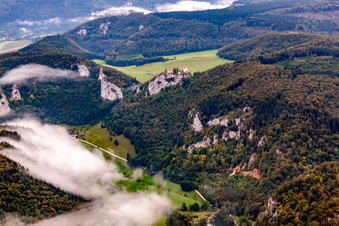 Gorges du Danube à Fridingen an der Donau dans le département Bade-Wurtemberg, Allemagne vu d'un drone