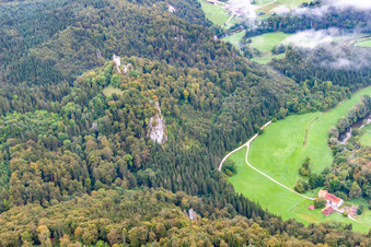 Vue aérienne de Vallée du Danube à Fridingen an der Donau à Buchheim dans le département Bade-Wurtemberg, Allemagne