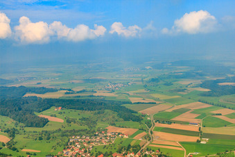Vue aérienne de Décharge d'été à le quartier Geifertshofen in Bühlerzell dans le département Bade-Wurtemberg, Allemagne