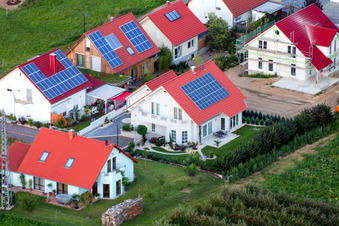 À Narrenberg à Hergersweiler dans le département Rhénanie-Palatinat, Allemagne d'en haut