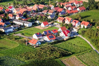 À Narrenberg à Hergersweiler dans le département Rhénanie-Palatinat, Allemagne depuis l'avion