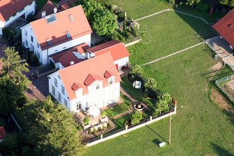 Photographie aérienne de Dans le jardin du château à Minfeld dans le département Rhénanie-Palatinat, Allemagne