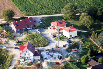 Nouvelle zone de développement Am Höhenweg à Kandel dans le département Rhénanie-Palatinat, Allemagne vu d'un drone