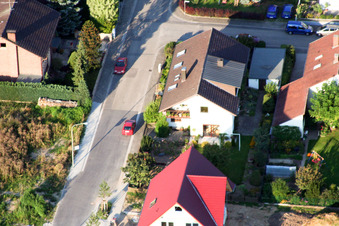 Nouvelle zone de développement Am Höhenweg à Kandel dans le département Rhénanie-Palatinat, Allemagne du point de vue du drone