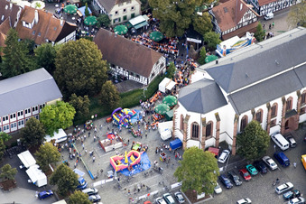 Vue aérienne de Fête de la ville, place du marché à Kandel dans le département Rhénanie-Palatinat, Allemagne