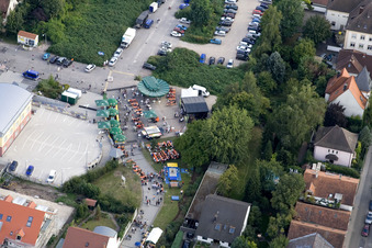 Vue aérienne de Fête municipale Kandel sur la Verbandsgemeindeplatz à Kandel dans le département Rhénanie-Palatinat, Allemagne