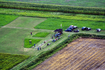 Vue aérienne de Hatzenbühl, journée de l'aéromodélisme à Kandel dans le département Rhénanie-Palatinat, Allemagne
