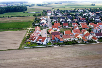 Vue oblique de Dans le Bannholz à le quartier Hayna in Herxheim bei Landau dans le département Rhénanie-Palatinat, Allemagne
