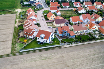 Dans le Bannholz à le quartier Hayna in Herxheim bei Landau dans le département Rhénanie-Palatinat, Allemagne d'en haut