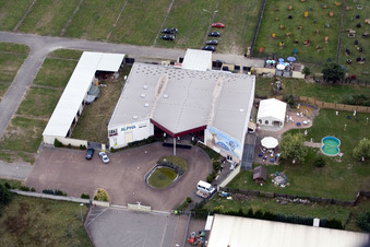 Vue aérienne de Disco ALPHA à le quartier Minderslachen in Kandel dans le département Rhénanie-Palatinat, Allemagne