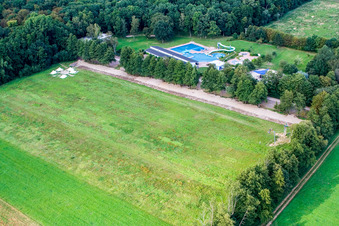 Vue aérienne de Tyrolienne géante, camp Fun-Forest à Kandel dans le département Rhénanie-Palatinat, Allemagne