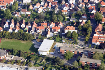 Vue aérienne de Tullahalle à le quartier Maximiliansau in Wörth am Rhein dans le département Rhénanie-Palatinat, Allemagne