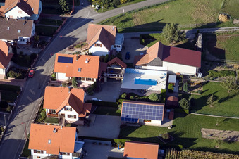 Schleithal dans le département Bas Rhin, France vu d'un drone