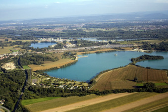 Vue aérienne de Plage, camping à Lauterbourg dans le département Bas Rhin, France